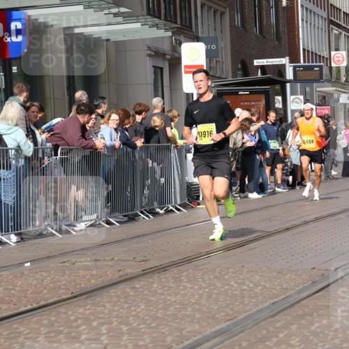 13.09.2026 - 21. swb-Marathon Bremen Strokosch-Dieckow http://msf.ph/oto/10284475 13.09.2026 10:36:30 Ziel 11738, 12456, 12520, 13606, 11067, 11916, 12324, 12513, 13548, 13575 meine-sportfotos.de
