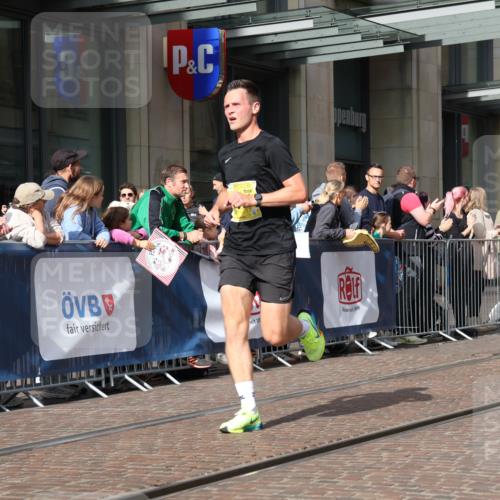 13.09.2026 - 21. swb-Marathon Bremen Strokosch-Dieckow http://msf.ph/oto/10284494 13.09.2026 10:36:33 Ziel 11738, 12456, 12520, 13606, 11916, 12324, 12456, 12513, 13548, 13575 meine-sportfotos.de