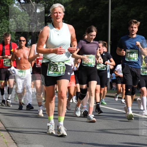 13.09.2026 - 21. swb-Marathon Bremen TobiasT http://msf.ph/oto/10284516 13.09.2026 12:09:20 Laufen 70, 9781, 6410, 21, 9461, 8192 meine-sportfotos.de