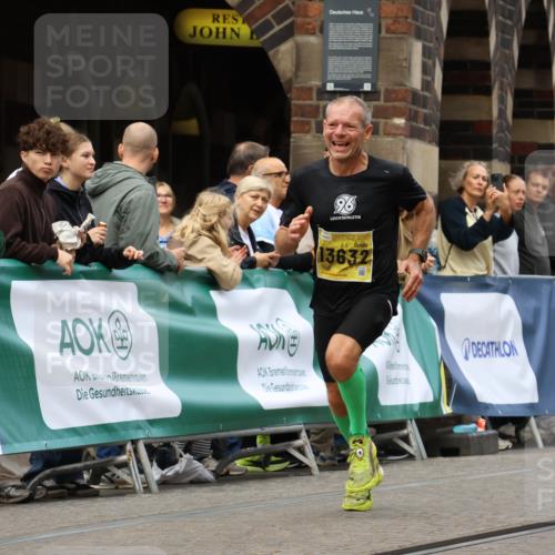 13.09.2026 - 21. swb-Marathon Bremen Strokosch-Dieckow http://msf.ph/oto/10284527 13.09.2026 10:32:18 Ziel 12457, 13533, 13536, 13543, 13573, 13582, 13618, 13632, 13524, 13564, 13638, 13639 meine-sportfotos.de