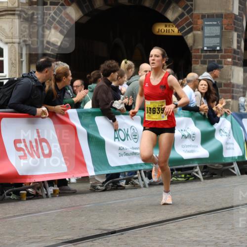 13.09.2026 - 21. swb-Marathon Bremen Strokosch-Dieckow http://msf.ph/oto/10284564 13.09.2026 10:32:31 Ziel 13543, 13582, 13632, 13639, 13622 meine-sportfotos.de