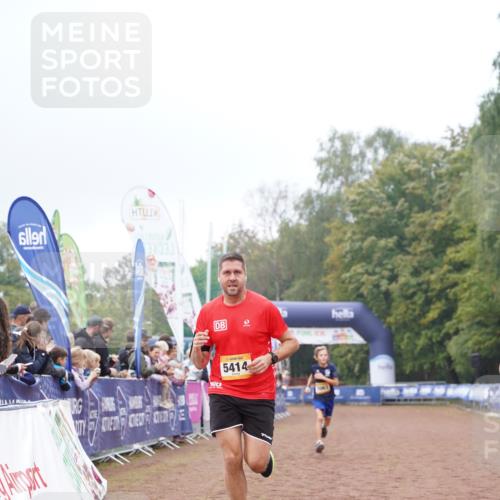 13.09.2026 - Airport Race Dennis Weichert http://msf.ph/oto/10284567 13.09.2026 10:25:50 Ziel 5063, 5139, 5346, 5414 meine-sportfotos.de