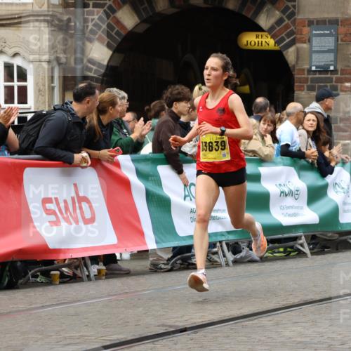 13.09.2026 - 21. swb-Marathon Bremen Strokosch-Dieckow http://msf.ph/oto/10284575 13.09.2026 10:32:31 Ziel 13543, 13582, 13632, 13639, 13622 meine-sportfotos.de