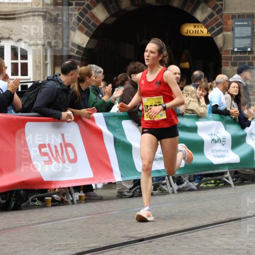 13.09.2026 - 21. swb-Marathon Bremen Strokosch-Dieckow http://msf.ph/oto/10284579 13.09.2026 10:32:31 Ziel 13543, 13582, 13632, 13639, 13622 meine-sportfotos.de