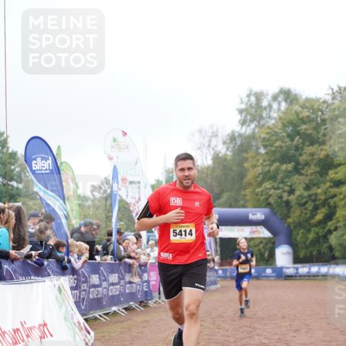 13.09.2026 - Airport Race Dennis Weichert http://msf.ph/oto/10284581 13.09.2026 10:25:50 Ziel 5063, 5139, 5346, 5414 meine-sportfotos.de