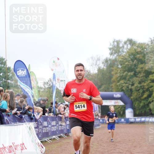 13.09.2026 - Airport Race Dennis Weichert http://msf.ph/oto/10284597 13.09.2026 10:25:51 Ziel 5063, 5139, 5346, 5414 meine-sportfotos.de
