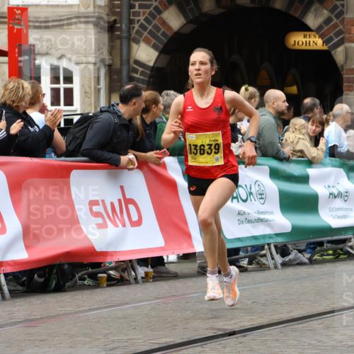 13.09.2026 - 21. swb-Marathon Bremen Strokosch-Dieckow http://msf.ph/oto/10284600 13.09.2026 10:32:31 Ziel 13543, 13582, 13632, 13639, 13622 meine-sportfotos.de