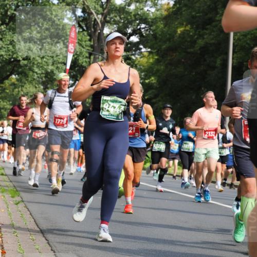 13.09.2026 - 21. swb-Marathon Bremen TobiasT http://msf.ph/oto/10284604 13.09.2026 12:09:45 Laufen 15, 12, 1729, 947, 2132 meine-sportfotos.de