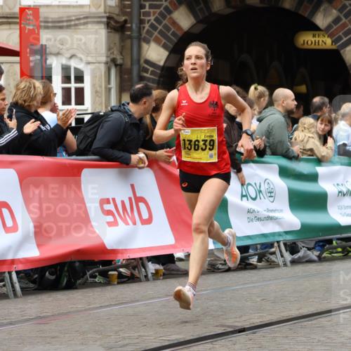 13.09.2026 - 21. swb-Marathon Bremen Strokosch-Dieckow http://msf.ph/oto/10284607 13.09.2026 10:32:31 Ziel 13543, 13582, 13632, 13639, 13622 meine-sportfotos.de