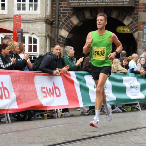 13.09.2026 - 21. swb-Marathon Bremen Strokosch-Dieckow http://msf.ph/oto/10284663 13.09.2026 10:32:34 Ziel 13543, 13564, 13582, 13632, 13638, 13639, 13550, 13599, 13622 meine-sportfotos.de