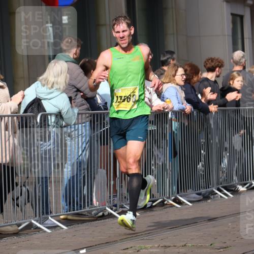 13.09.2026 - 21. swb-Marathon Bremen Strokosch-Dieckow http://msf.ph/oto/10284670 13.09.2026 10:37:00 Ziel 10502, 10961, 11619, 11854, 13568, 13608, 11654, 11738, 12520, 13568, 13606 meine-sportfotos.de