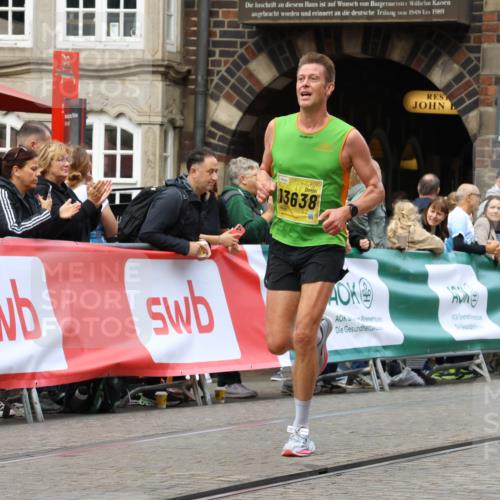 13.09.2026 - 21. swb-Marathon Bremen Strokosch-Dieckow http://msf.ph/oto/10284676 13.09.2026 10:32:35 Ziel 13543, 13564, 13582, 13632, 13638, 13639, 13550, 13599, 13622 meine-sportfotos.de