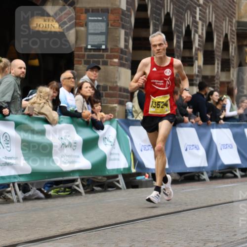 13.09.2026 - 21. swb-Marathon Bremen Strokosch-Dieckow http://msf.ph/oto/10284702 13.09.2026 10:32:39 Ziel 13564, 13638, 13639, 13550, 13581, 13599, 13622 meine-sportfotos.de