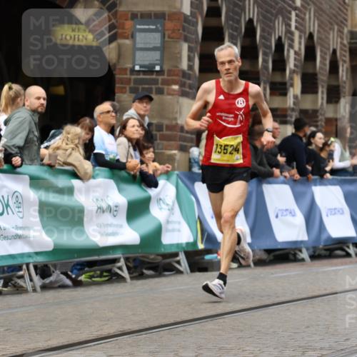 13.09.2026 - 21. swb-Marathon Bremen Strokosch-Dieckow http://msf.ph/oto/10284709 13.09.2026 10:32:39 Ziel 13564, 13638, 13639, 13550, 13581, 13599, 13622 meine-sportfotos.de