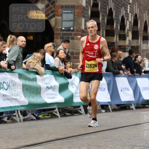 13.09.2026 - 21. swb-Marathon Bremen Strokosch-Dieckow http://msf.ph/oto/10284719 13.09.2026 10:32:39 Ziel 13564, 13638, 13639, 13550, 13581, 13599, 13622 meine-sportfotos.de