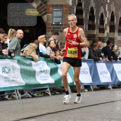 13.09.2026 - 21. swb-Marathon Bremen Strokosch-Dieckow http://msf.ph/oto/10284726 13.09.2026 10:32:39 Ziel 13564, 13638, 13639, 13550, 13581, 13599, 13622 meine-sportfotos.de