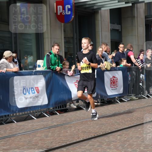 13.09.2026 - 21. swb-Marathon Bremen Strokosch-Dieckow http://msf.ph/oto/10284752 13.09.2026 10:37:09 Ziel 10502, 11619, 11854, 13608, 10961, 11654, 12520, 13568, 13606 meine-sportfotos.de