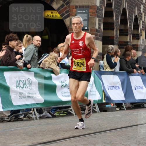13.09.2026 - 21. swb-Marathon Bremen Strokosch-Dieckow http://msf.ph/oto/10284753 13.09.2026 10:32:39 Ziel 13564, 13638, 13639, 13550, 13581, 13599, 13622 meine-sportfotos.de