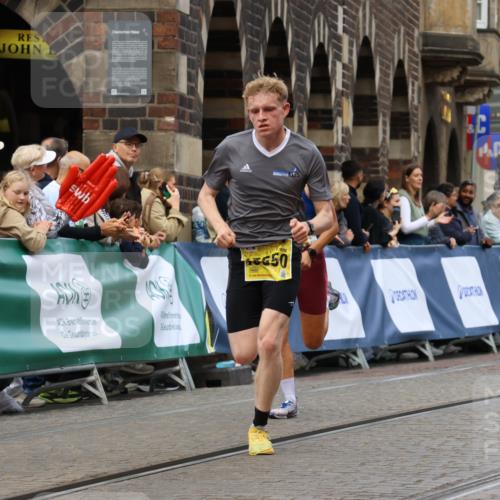 13.09.2026 - 21. swb-Marathon Bremen Strokosch-Dieckow http://msf.ph/oto/10284819 13.09.2026 10:32:59 Ziel 13524, 13550, 13599, 13622 meine-sportfotos.de