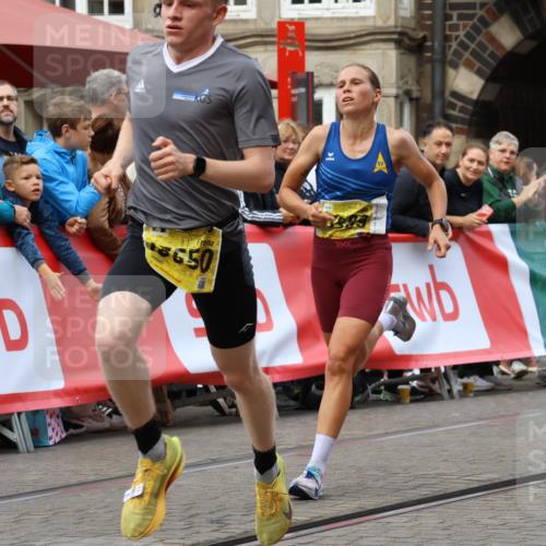 13.09.2026 - 21. swb-Marathon Bremen Strokosch-Dieckow http://msf.ph/oto/10284840 13.09.2026 10:33:00 Ziel 13524, 13550, 13599, 13622 meine-sportfotos.de