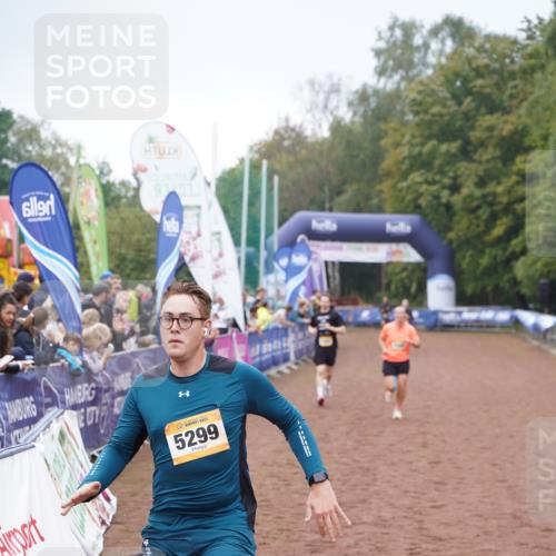 13.09.2026 - Airport Race Dennis Weichert http://msf.ph/oto/10284848 13.09.2026 10:26:20 Ziel 5047, 5169, 5299, 5362, 5444 meine-sportfotos.de