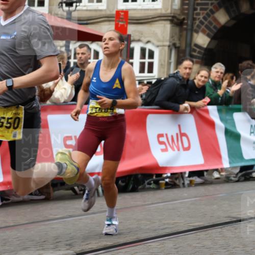 13.09.2026 - 21. swb-Marathon Bremen Strokosch-Dieckow http://msf.ph/oto/10284851 13.09.2026 10:33:00 Ziel 13524, 13550, 13599, 13622 meine-sportfotos.de