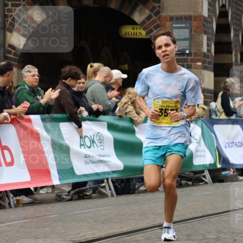 13.09.2026 - 21. swb-Marathon Bremen Strokosch-Dieckow http://msf.ph/oto/10284885 13.09.2026 10:33:02 Ziel 13550, 13581, 13599, 13622 meine-sportfotos.de