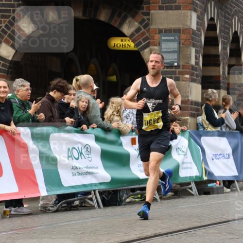 13.09.2026 - 21. swb-Marathon Bremen Strokosch-Dieckow http://msf.ph/oto/10284930 13.09.2026 10:33:36 Ziel 12459, 13530, 13541 meine-sportfotos.de