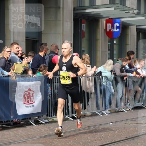 13.09.2026 - 21. swb-Marathon Bremen Strokosch-Dieckow http://msf.ph/oto/10284955 13.09.2026 10:37:46 Ziel 10302, 11083, 11142, 12538, 13551, 13559, 13584, 13587, 13636, 11619, 11854, 13535 meine-sportfotos.de