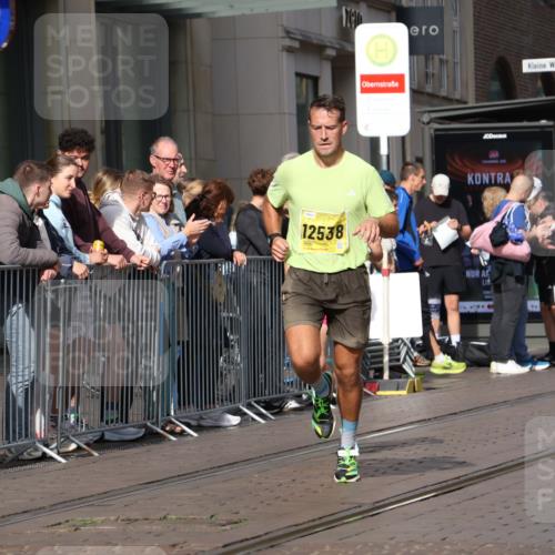 13.09.2026 - 21. swb-Marathon Bremen Strokosch-Dieckow http://msf.ph/oto/10284992 13.09.2026 10:37:51 Ziel 10302, 11142, 12538, 13551, 13553, 13559, 13584, 13587, 13636, 11083, 12538, 13535 meine-sportfotos.de