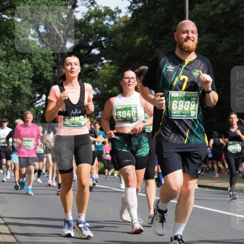 13.09.2026 - 21. swb-Marathon Bremen TobiasT http://msf.ph/oto/10284997 13.09.2026 12:10:55 Laufen 3040, 7, 6909, 71, 26 meine-sportfotos.de