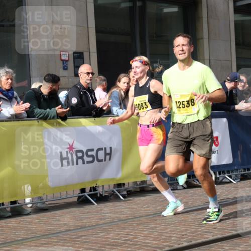 13.09.2026 - 21. swb-Marathon Bremen Strokosch-Dieckow http://msf.ph/oto/10285040 13.09.2026 10:37:54 Ziel 10302, 11142, 13551, 13553, 13559, 13584, 13587, 13636, 11083, 12538, 13535 meine-sportfotos.de