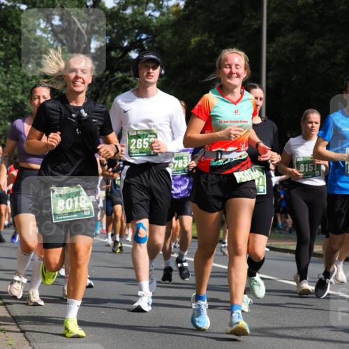 13.09.2026 - 21. swb-Marathon Bremen TobiasT http://msf.ph/oto/10285075 13.09.2026 12:11:03 Laufen 8018, 21, 126, 2652, 20, 3783, 5010, 8151 meine-sportfotos.de