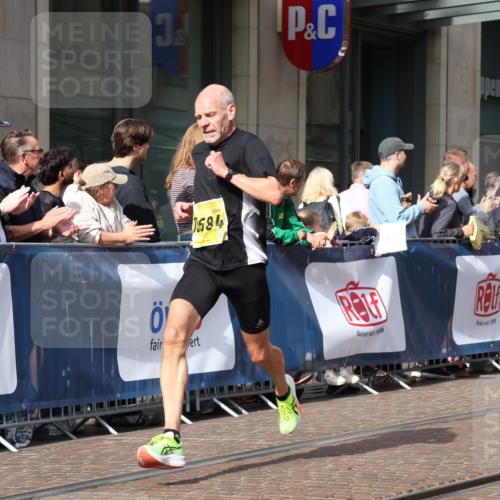 13.09.2026 - 21. swb-Marathon Bremen Strokosch-Dieckow http://msf.ph/oto/10285114 13.09.2026 10:38:05 Ziel 10441, 13507, 13553, 13559, 13636, 10302, 11083, 11142, 12538, 13535, 13551, 13559, 13584, 13587 meine-sportfotos.de