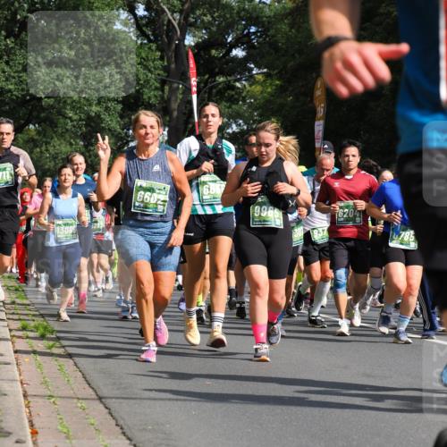 13.09.2026 - 21. swb-Marathon Bremen TobiasT http://msf.ph/oto/10285121 13.09.2026 12:11:12 Laufen 194, 711, 6682, 9965, 6204, 785 meine-sportfotos.de