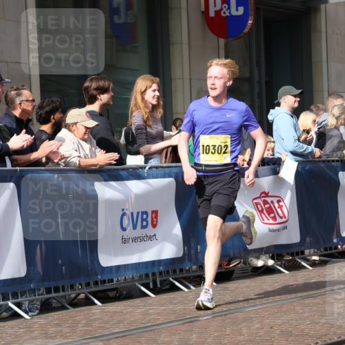 13.09.2026 - 21. swb-Marathon Bremen Strokosch-Dieckow http://msf.ph/oto/10285170 13.09.2026 10:38:07 Ziel 10441, 13507, 13539, 13553, 13636, 10302, 11083, 11142, 12538, 13535, 13551, 13559, 13584, 13587, 13636 meine-sportfotos.de