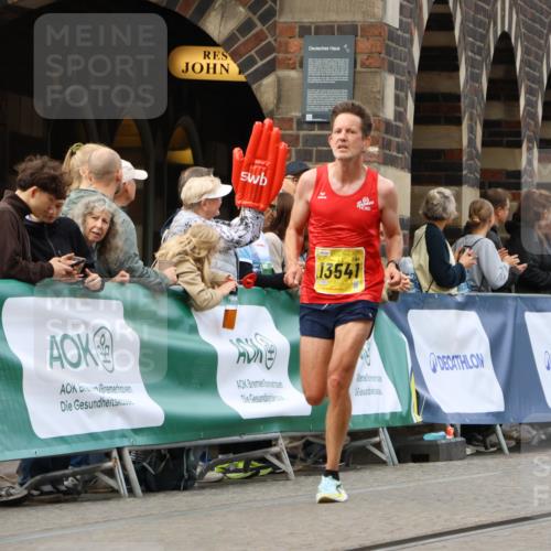 13.09.2026 - 21. swb-Marathon Bremen Strokosch-Dieckow http://msf.ph/oto/10285189 13.09.2026 10:33:57 Ziel 10366, 10475, 11059, 11481, 11652, 12459, 13530, 13605 meine-sportfotos.de