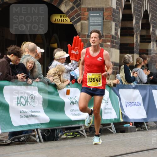 13.09.2026 - 21. swb-Marathon Bremen Strokosch-Dieckow http://msf.ph/oto/10285195 13.09.2026 10:33:57 Ziel 10366, 10475, 11059, 11481, 11652, 12459, 13530, 13605 meine-sportfotos.de