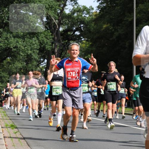 13.09.2026 - 21. swb-Marathon Bremen TobiasT http://msf.ph/oto/10285454 13.09.2026 12:12:37 Laufen 1734, 7351, 7, 19, 9852 meine-sportfotos.de