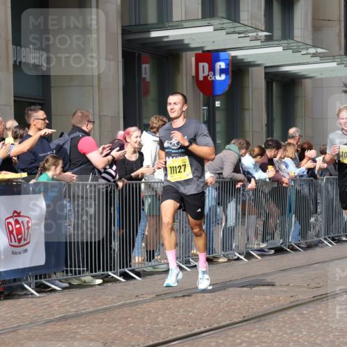 13.09.2026 - 21. swb-Marathon Bremen Strokosch-Dieckow http://msf.ph/oto/10285467 13.09.2026 10:38:48 Ziel 10782, 11227, 11338, 11454, 12003, 13641, 10441, 10926, 11127, 12370, 13507, 13539 meine-sportfotos.de