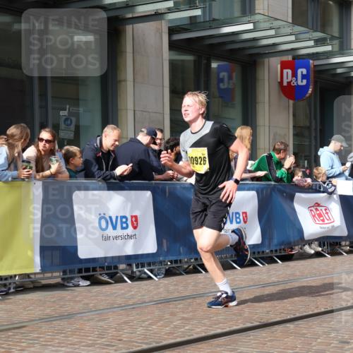 13.09.2026 - 21. swb-Marathon Bremen Strokosch-Dieckow http://msf.ph/oto/10285502 13.09.2026 10:38:51 Ziel 10782, 11227, 11338, 11454, 12003, 13556, 13641, 10441, 10926, 11127, 12370, 13539 meine-sportfotos.de