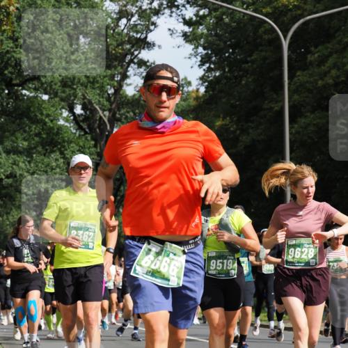 13.09.2026 - 21. swb-Marathon Bremen TobiasT http://msf.ph/oto/10285562 13.09.2026 12:13:27 Laufen 2362, 6666, 9519, 5200, 1503, 9628 meine-sportfotos.de