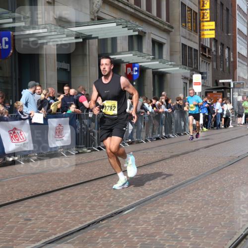 13.09.2026 - 21. swb-Marathon Bremen Strokosch-Dieckow http://msf.ph/oto/10285614 13.09.2026 10:39:02 Ziel 11227, 11454, 11713, 12404, 13556, 13641, 10782, 10926, 11127, 11338, 12003, 12370 meine-sportfotos.de