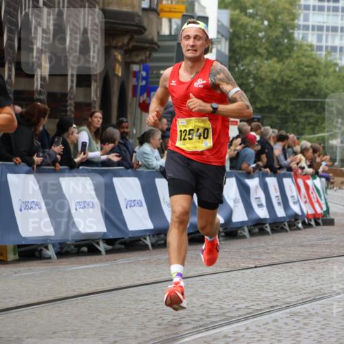 13.09.2026 - 21. swb-Marathon Bremen Strokosch-Dieckow http://msf.ph/oto/10285621 13.09.2026 10:34:56 Ziel 10818, 12413, 12540, 13637, 10261, 10262, 13505, 13560, 13625 meine-sportfotos.de