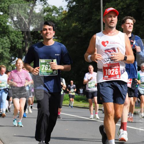 13.09.2026 - 21. swb-Marathon Bremen TobiasT http://msf.ph/oto/10285679 13.09.2026 12:13:50 Laufen 762, 21, 1026, 0277, 21, 26, 266 meine-sportfotos.de