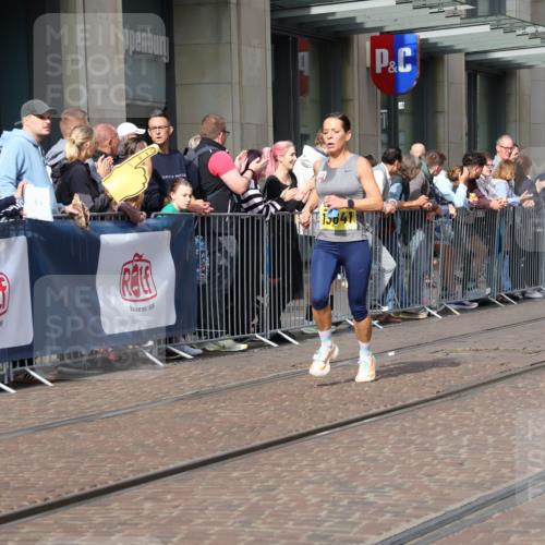 13.09.2026 - 21. swb-Marathon Bremen Strokosch-Dieckow http://msf.ph/oto/10285713 13.09.2026 10:39:10 Ziel 11227, 11713, 12404, 13513, 13556, 10782, 10926, 11127, 11338, 11454, 12003, 13641 meine-sportfotos.de