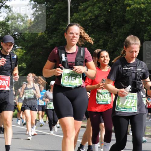 13.09.2026 - 21. swb-Marathon Bremen TobiasT http://msf.ph/oto/10285728 13.09.2026 12:14:12 Laufen 990, 614, 6158, 7033, 26, 122 meine-sportfotos.de