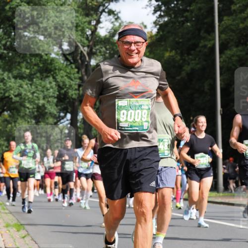 13.09.2026 - 21. swb-Marathon Bremen TobiasT http://msf.ph/oto/10285797 13.09.2026 12:14:33 Laufen 9009, 8969, 21, 26, 8, 051 meine-sportfotos.de