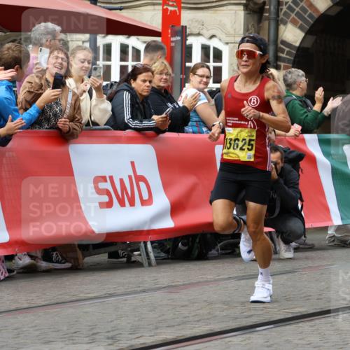 13.09.2026 - 21. swb-Marathon Bremen Strokosch-Dieckow http://msf.ph/oto/10285806 13.09.2026 10:35:08 Ziel 10818, 11197, 11964, 12358, 12413, 12540, 13588, 13601, 13625, 13637, 10994, 11068, 11176, 11512, 13514, 13540, 13590, 13619 meine-sportfotos.de