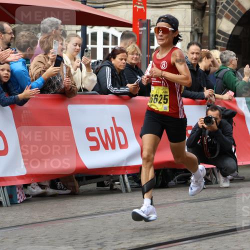 13.09.2026 - 21. swb-Marathon Bremen Strokosch-Dieckow http://msf.ph/oto/10285820 13.09.2026 10:35:08 Ziel 10818, 11197, 11964, 12358, 12413, 12540, 13588, 13601, 13625, 13637, 10994, 11068, 11176, 11512, 13514, 13540, 13590, 13619 meine-sportfotos.de
